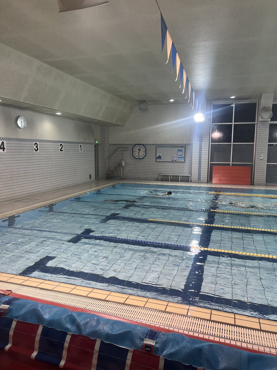 tkdgkacademy's tweet photo. スイミングスクール眺めていていろいろ考えさせられた。個人、団体競技や種目こそ違えど学ぶべきことが多く。参考になるところはどんどん取り入れたい。 https://t.co/syjT3bCnr7