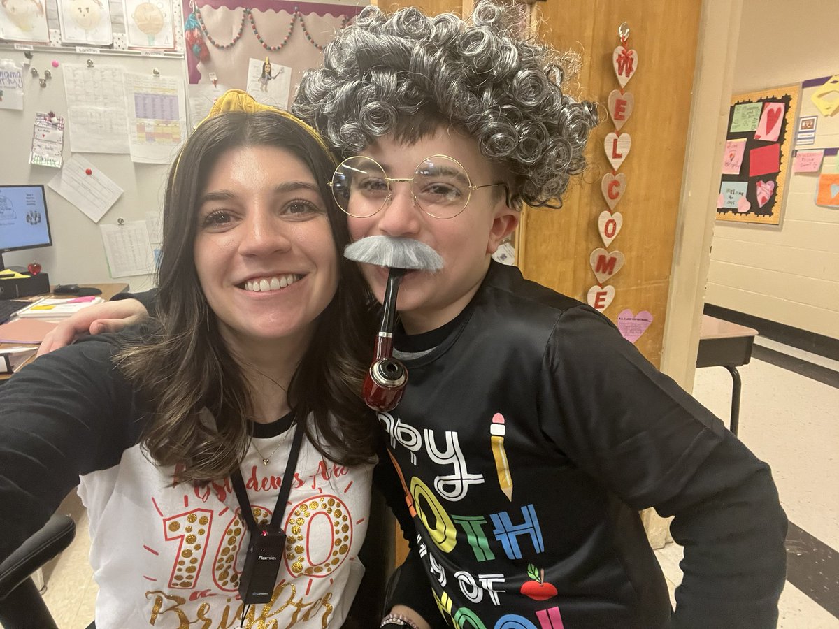 msgalloteaches's tweet photo. Happy 100th day of school from my classroom to yours ! https://t.co/DKLyplDMlR