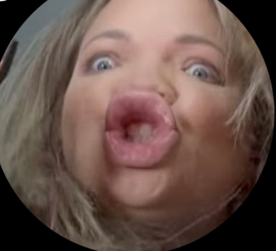 mosesmilkys's tweet photo. Of course Trisha paytas looks like Beyoncé duh 🙄 https://t.co/zR1kkVjtQ4