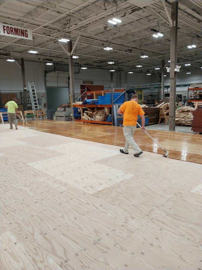 MidAmCarpenters's tweet image. Great work by our apprentices in the Hardwood 4 Sand &amp;amp; File class who stenciled the MACRC shield into the floor at the St. Louis Training Center. Our skilled training and craftsmanship is on display for all to see! Looks nice Brothers!
📸: Peter McElligott
#unionproud #MACRC