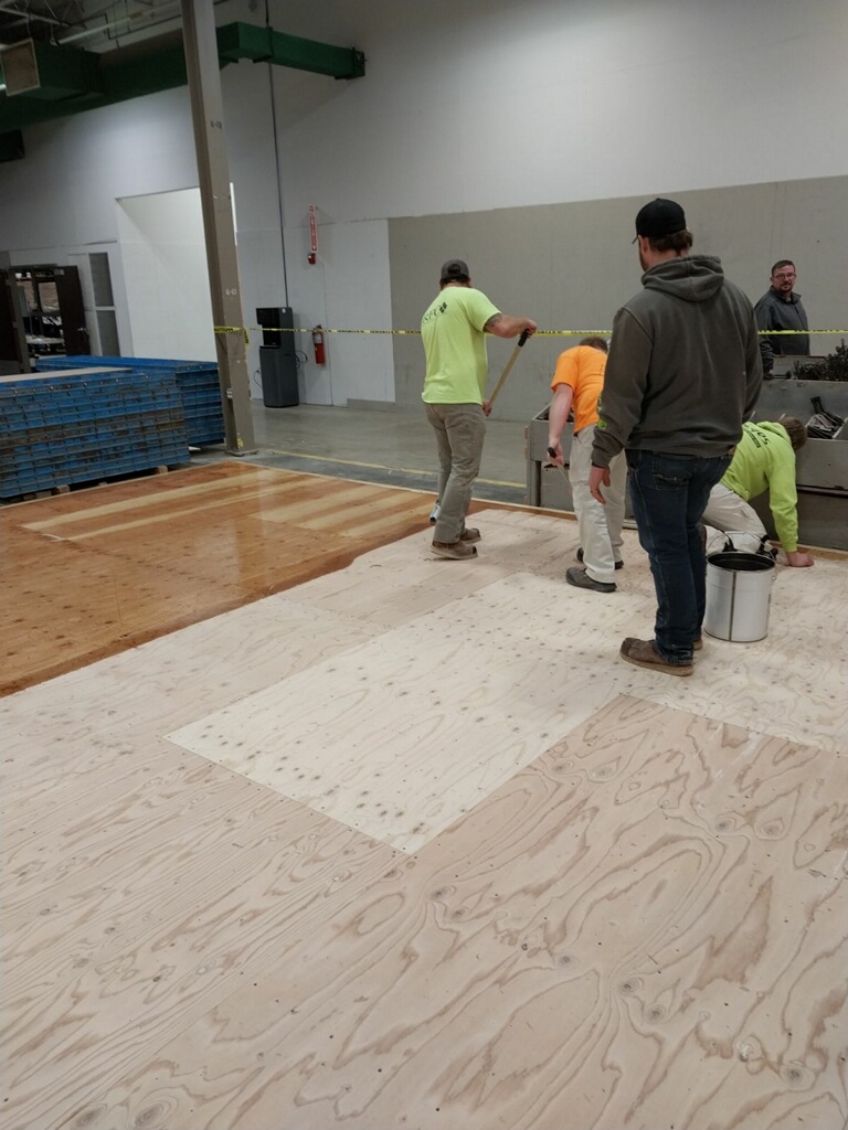 MidAmCarpenters's tweet image. Great work by our apprentices in the Hardwood 4 Sand &amp;amp; File class who stenciled the MACRC shield into the floor at the St. Louis Training Center. Our skilled training and craftsmanship is on display for all to see! Looks nice Brothers!
📸: Peter McElligott
#unionproud #MACRC