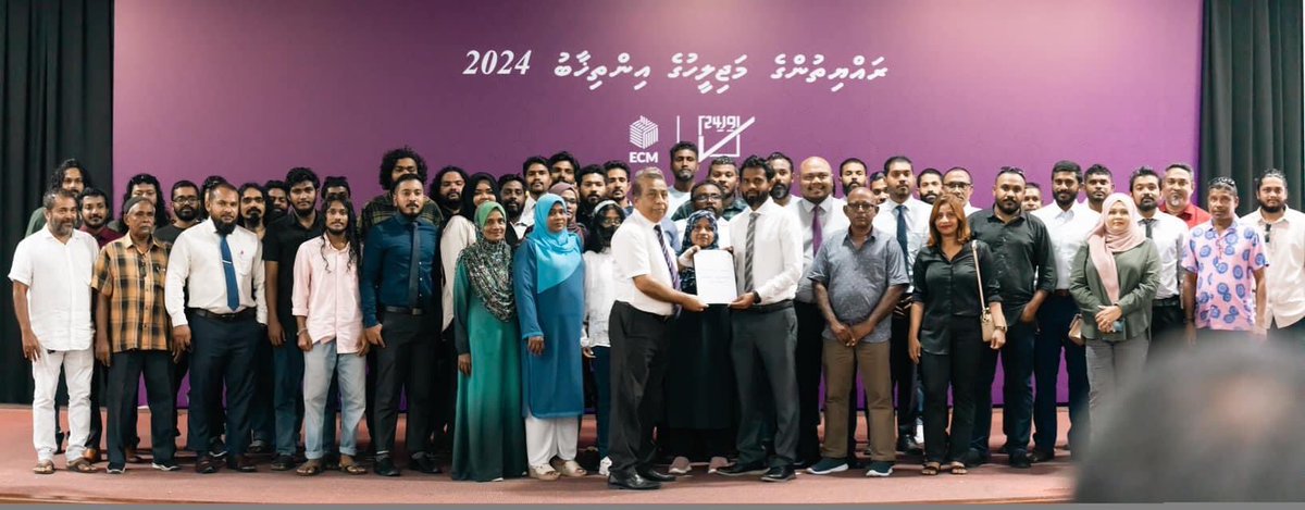 Ulvan0707's tweet photo. Hurihaa Umurakaa Ves Gulhey Zuvaan Gaabil Beyfulheh . @Hamad_thuhthu For Fuvahmulah city north constituency ✊🏽🩵
#fuvahmulahuthuru #Votehamad #majilis24 #hamad2024
@iBooShameem @HumaidhAbdulla @ismailsaamyali https://t.co/XDYdvi4DmE
