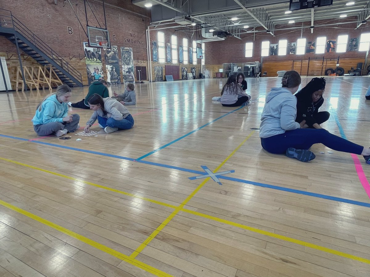 AnnetteMonk9's tweet photo. Exercise &amp; Sport Science students taking some time to enjoy playing the anatomy version of the game Memory. Competitive spirits made the games fun! 10/10 I will definitely be doing this assignment again! @EKU_ESS @EKU_CHS https://t.co/5Aw0HYwHOa