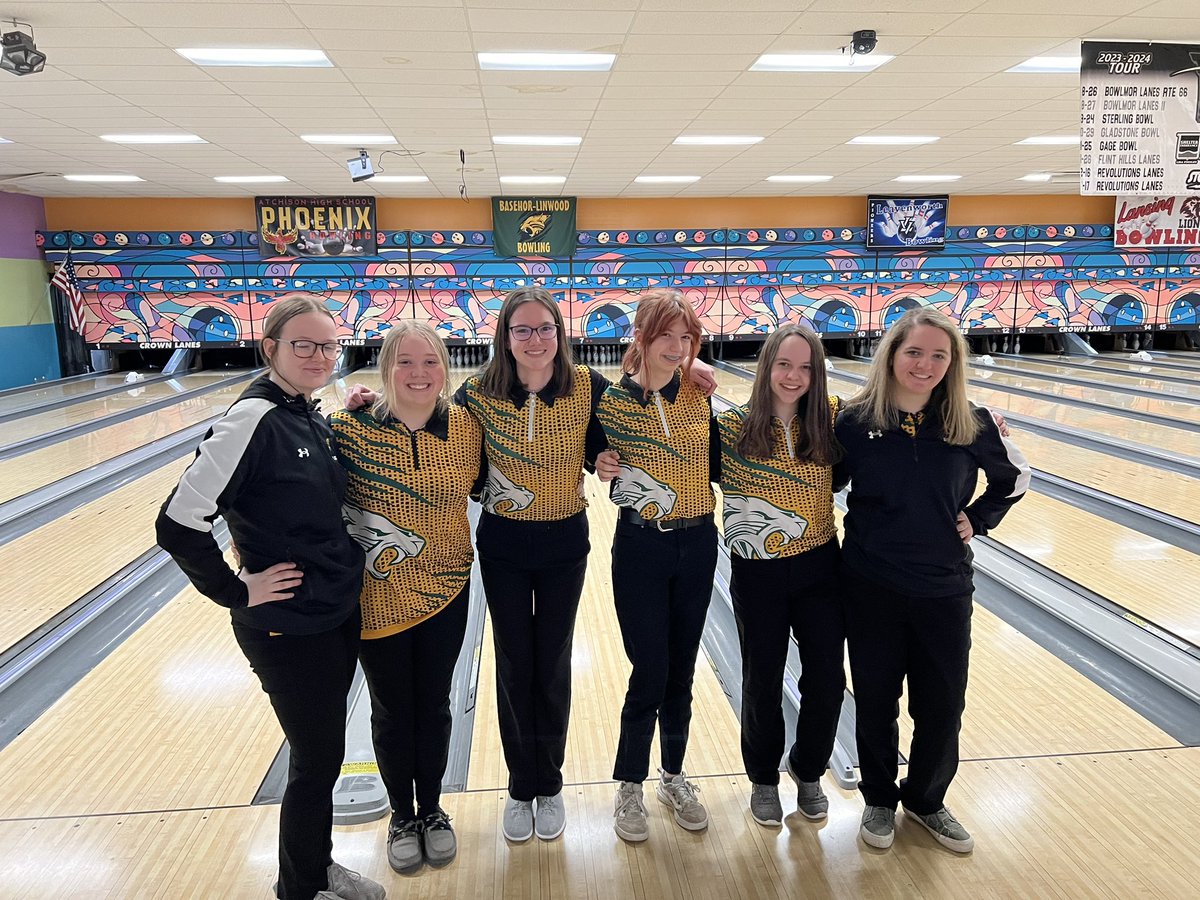 BLHSBowling's tweet photo. Boys shot a 2,921! Simon McLaren-Housworth 20th overall with a 603 series (PR) 

Girls placed 2nd over all shooting at 2,824!  Kirstin Ussery 7th with a 552 series! Lexi Pate 11th with a 524 (PR) series! Bella Meacham 19th with a 470 series! Elly Findley 20th with a 469 series! https://t.co/FuGn8psc4G