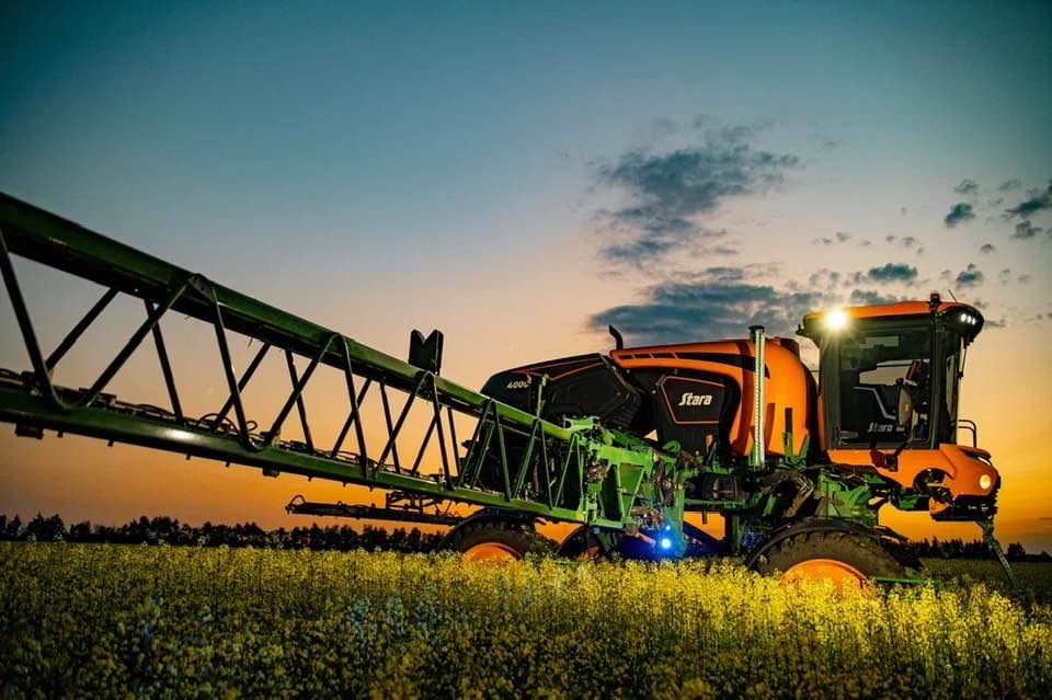 Croplands's tweet photo. @Croplands
The almighty Stara SP will arrive in Gilgandra next week for some paddock work. Great chance to come and check out this impressive machine.  Demo days later this month. For more information contact Western Farm Machinery (02) 6847 0318 https://t.co/bx6TGk1WZU
