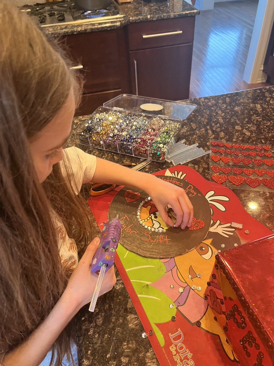ColleenKogut's tweet photo. @taylorswift13 Thank you for being her Valentine’s Day box inspiration! In her Valentine’s Day Era! ❤️ https://t.co/O7eHKz9Klf