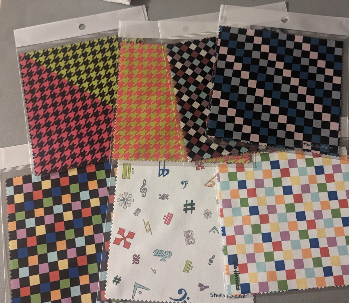 studiohotcake's tweet photo. New stuff, who dis? 
#i7 #アイナナ #microfiber #music #pouch #trigger #zool #revale https://t.co/3H873wyw84