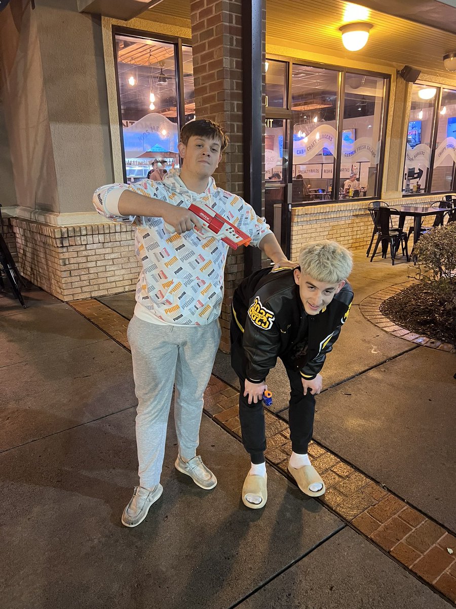 shsinvasion's tweet photo. Somehow the starting striker couldn’t outrun the goalkeeper 🤷‍♂️. Oh well miles dead Brad up (4,0)
Score is 5-4 @shsnerf2024 @ballbustersnerf https://t.co/iLsyyikMB4