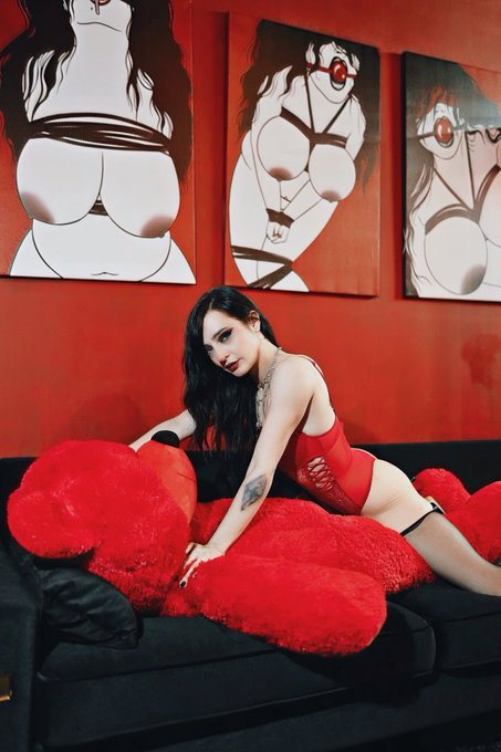 Teddy and I need some privacy https://t.co/8a9LOtzMtz<a href="/tag/switch"class="tags"><span>#switch</span></a>