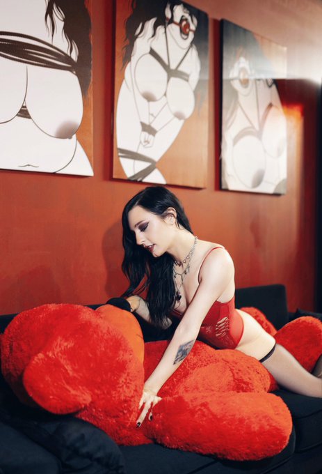 Teddy and I need some privacy https://t.co/8a9LOtzMtz<a href="/tag/switch"class="tags"><span>#switch</span></a>