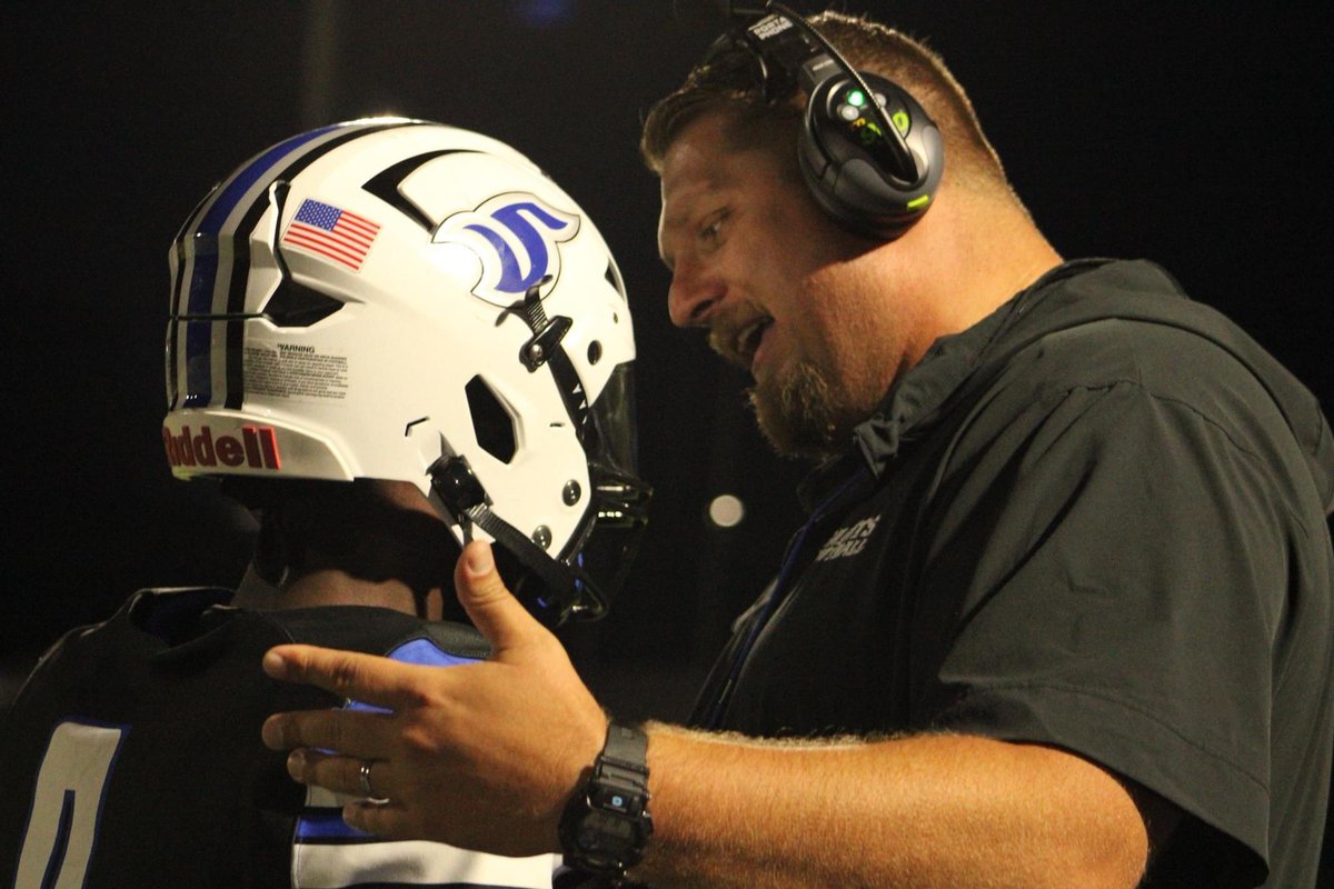 Happy Birthday to my head coach. Thanks for being there for us <a href="/CoachNorwell/">Chris Norwell</a>