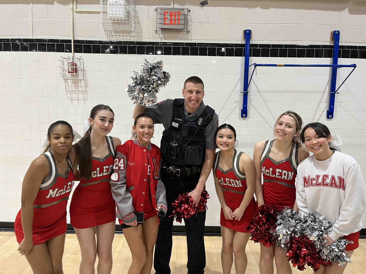 FairfaxCountyPD's tweet image. 🎉 MPO Davis celebrates a big win with the @mcleanhigh basketball squad and cheerleaders! Our #FCPD SROs work every day to make a positive impact in the lives of our students and communities.🙌🎊 #SchoolResourceOfficers