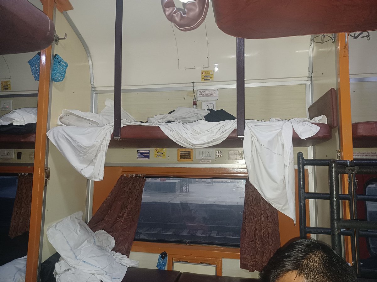 सर ट्रैन नंबर 22421 जो कि दिल्ली सराय रोहिला से जोधपुर के लिए 7.5 पर रवाना होने वाली है अभी किसी कोच में झाड़ू भी नही लगी और रात के बिस्तर as it पड़े है 
<a href="/RailMinIndia/">Ministry of Railways</a>