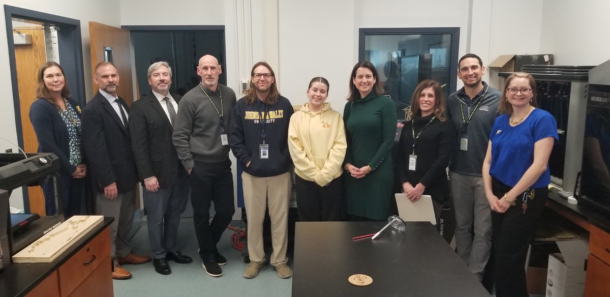 Melinda Person 🍎✌🌈 tweet media