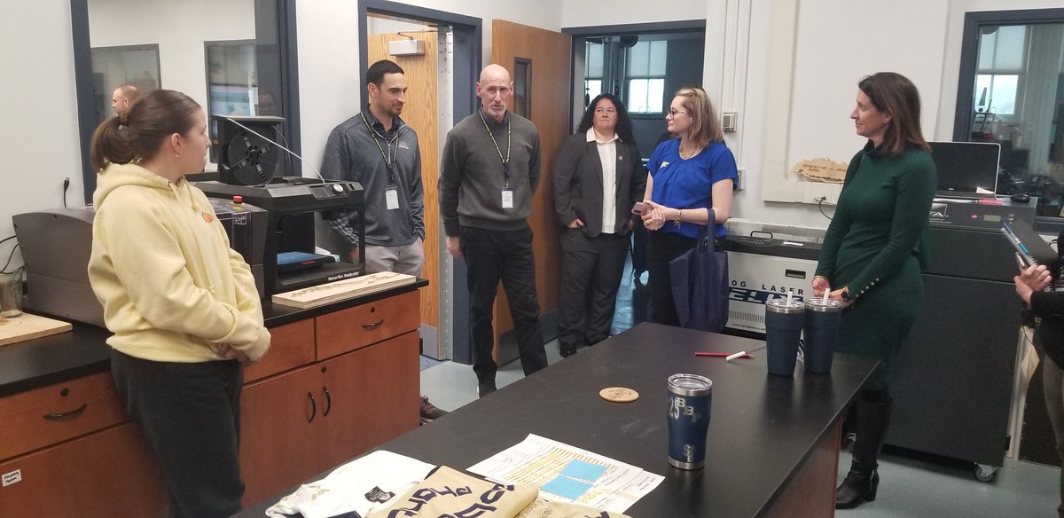 Melinda Person 🍎✌🌈 tweet media