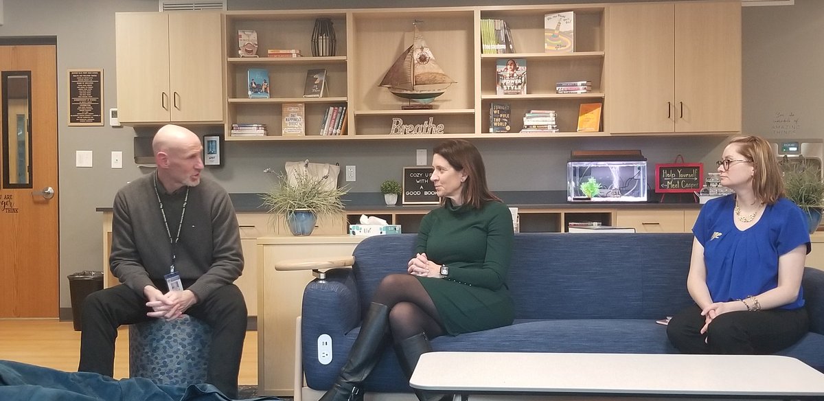 Melinda Person 🍎✌🌈 tweet media