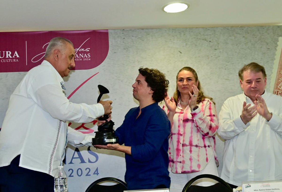 cmmerino's tweet photo. Inauguramos las Jornadas Pellicerianas "Encuentro de Poesía", en honor a Carlos Pellicer, quien con sus pensamientos profundos describió la belleza humana, cultural y natural de Tabasco; en esta edición 2024 participarán poetas reconocidos que compartirán experiencias. https://t.co/yBHM63JIJh