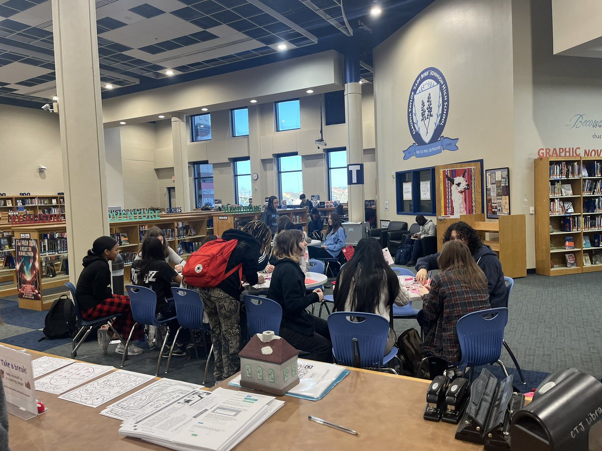 So many Valentine’s Day cards 💌were made today!! Come back and see us tomorrow! Thank you to all who came to create!!!💌