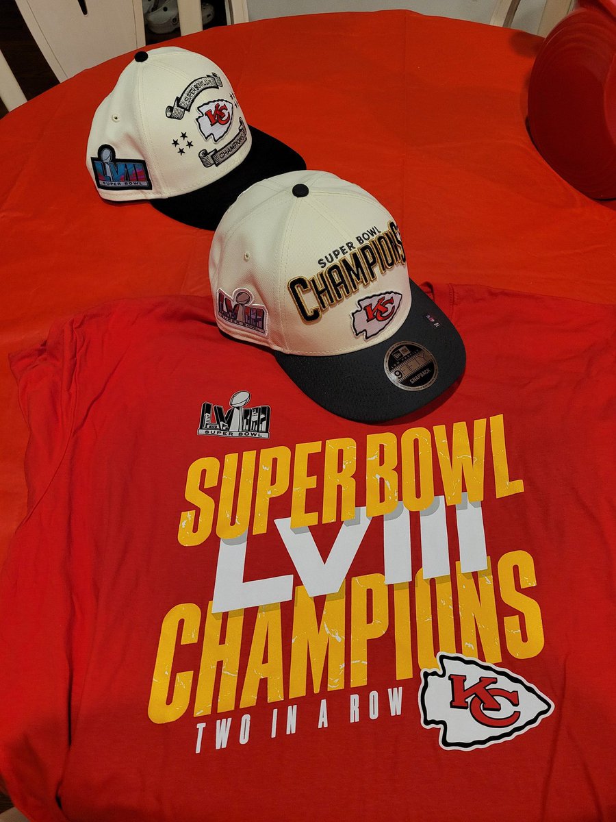 @MahomeSZN Hat and shirt last night. Also getting a Kelce red SB58 jersey since I got a mahomes sb57 jersey last year