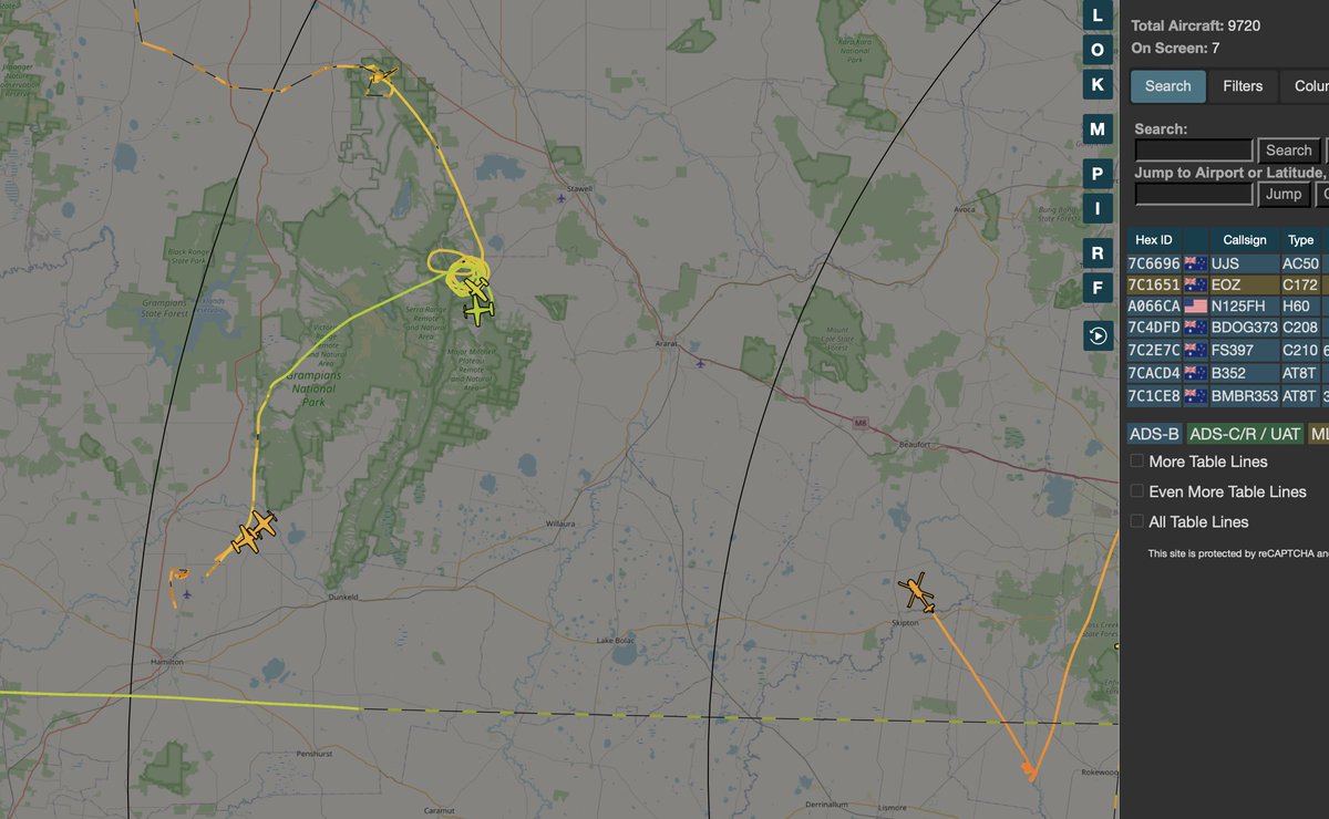 asphotos's tweet photo. throwing a lot of planes at the Grampians fire now https://t.co/3LzmtfVaJf