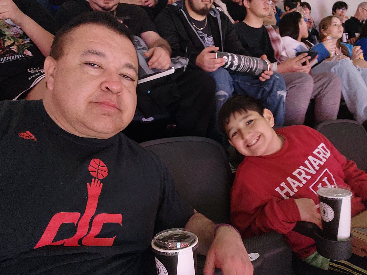 JTSPOTLIGHTS's tweet photo. WIZARDS @WashWizards
Vs
Mavs
Enjoying the Big City with Ton 🐒
Yes, another DC that stinks but it's my city
#GODC #HTTR https://t.co/UNsEOEhcwK