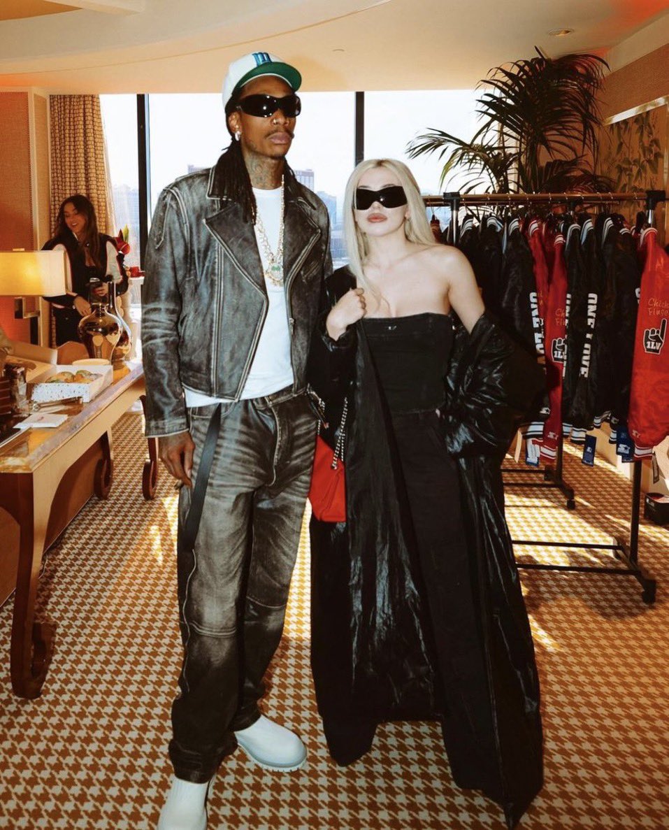 avatarsglobal's tweet photo. .@AvaMax and @wizkhalifa stuns in new photos together. https://t.co/kwZ4nSaTbu