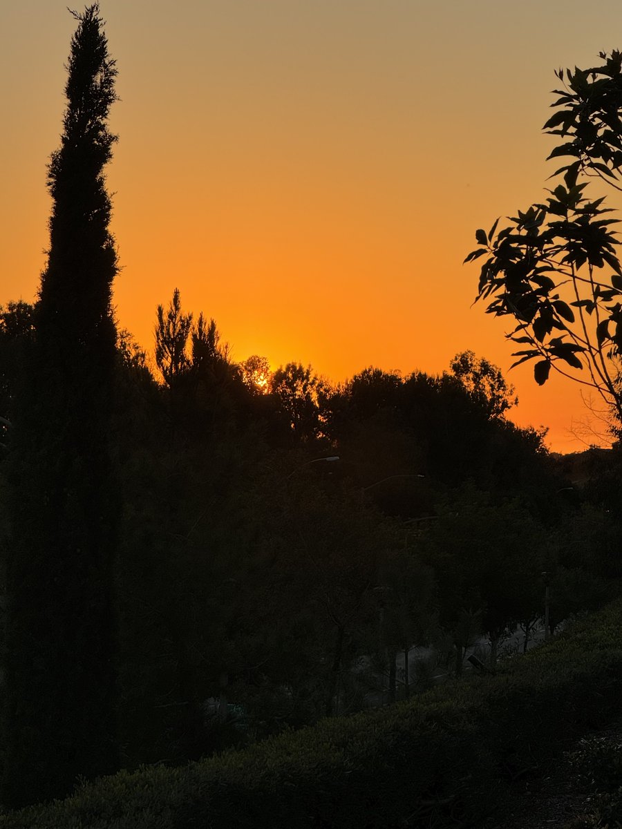 The mesmerizing sunset viewed from our dining room won’t cease to amaze me! #SoCal #grateful