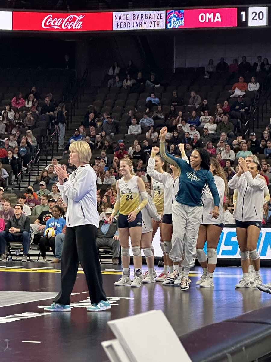 vegasthrillvb's tweet photo. IT IS OFFICIALLY HOME OPENER WEEK!!!! LETS DO IT VEGAS STYLE!!! Join the ride to history on Thursday, 7pm at The Dollar Loan Center. 🎢 https://t.co/XA99cJze6Y