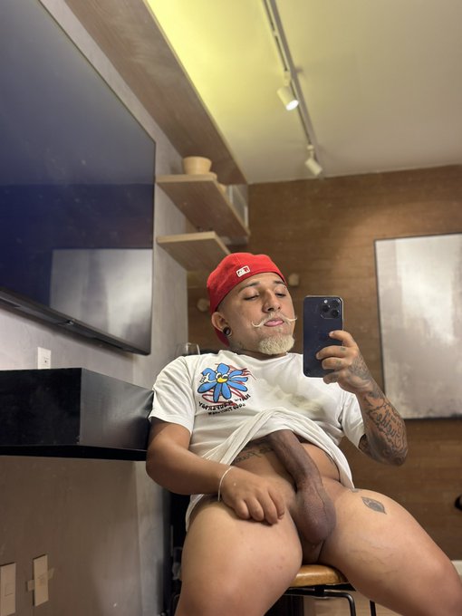 - marca o @ do putinho que devo gravar!   https://t.co/JvMiv8TYJY https://t.co/xf2DAqVIl4