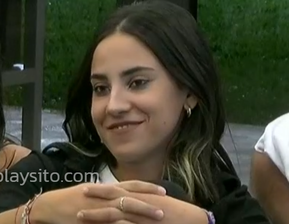 ElLauchaOkey's tweet photo. SE RIEN? DE QUE CARAJO SE RIEN? Dios. Entre las 3 no hacen ni la mitad. #GranHermano https://t.co/mky6XbzAGT