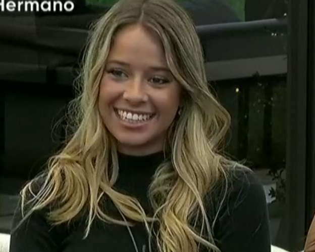ElLauchaOkey's tweet photo. SE RIEN? DE QUE CARAJO SE RIEN? Dios. Entre las 3 no hacen ni la mitad. #GranHermano https://t.co/mky6XbzAGT