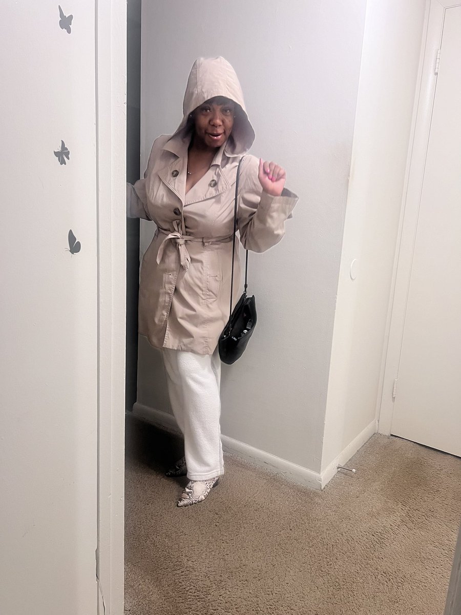 PebblesSeay's tweet image. MY SISTERS JEALOUS OF MY FIT #TARGETRUN 😂😂