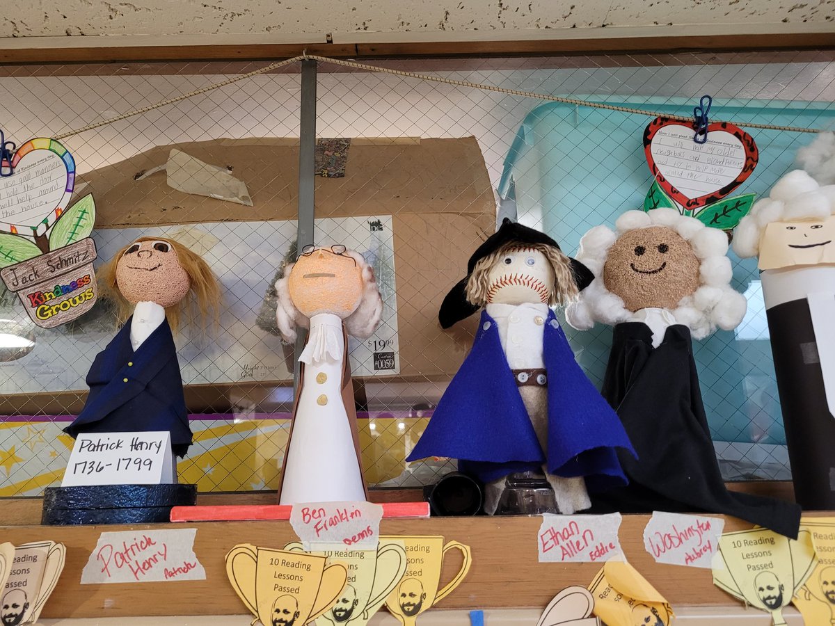 LeenKathi's tweet photo. 5th grade Social Studies students are researching, writing about, and creating  Loyalists &amp; Patriots. https://t.co/P4He5BMpRv