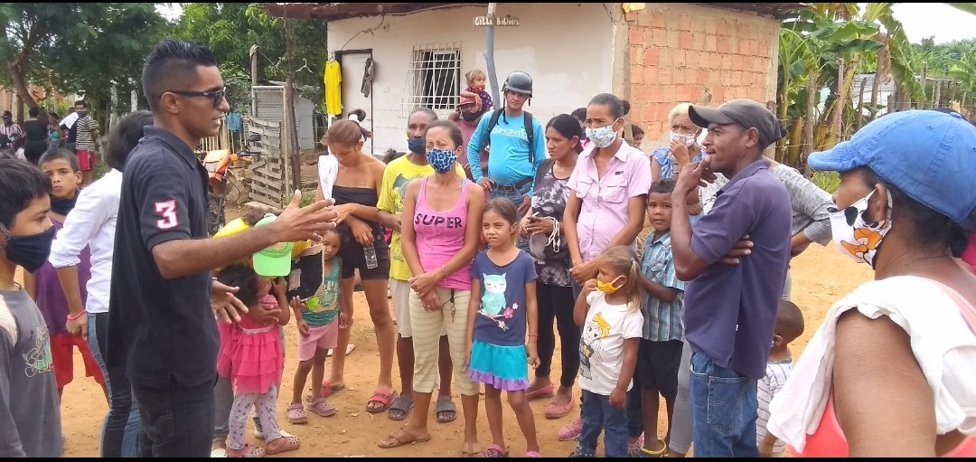 EmirGonzlez4's tweet photo. Al pueblo hay que hablarle con amor, hay que oírlo con paciencia y atenderlo con diligencia.
¡Nuestra gente es noble y buena a pesar de las circunstancias!
Ellos con el simple gesto de ser visitados, valoran profundamente esa acción.

#Barrio #NuevaEsparta #Valores #Cine #Pueblo https://t.co/bkOrIdn2Vn