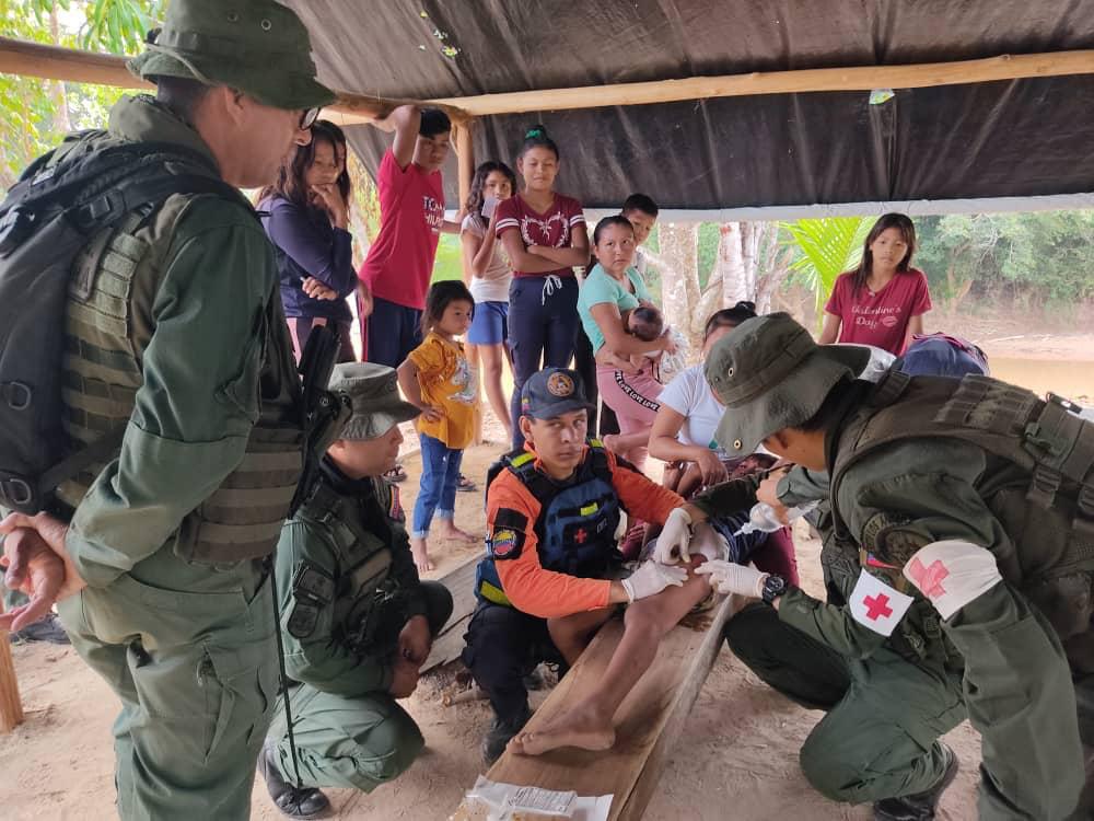 ethermaria's tweet photo. FANB ejerciendo soberanía,  apoyando en las labores sociales, salud y bienestar a nuestro pueblo venezolano en el Estado Guayana Esequiba. Venceremos https://t.co/LgEbZApQXF