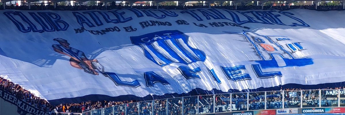 EricTalleres1's tweet photo. Belgrano se gastó no se cuanta plata en hacer una gallina y ponerle nuestros colores.
Ahora Instituto hizo una bandera y le puso nuestro escudo Azul y Blanco en medio.

Gracias a Dios nosotros estamos del lado correcTo. https://t.co/j0HCtU8qia