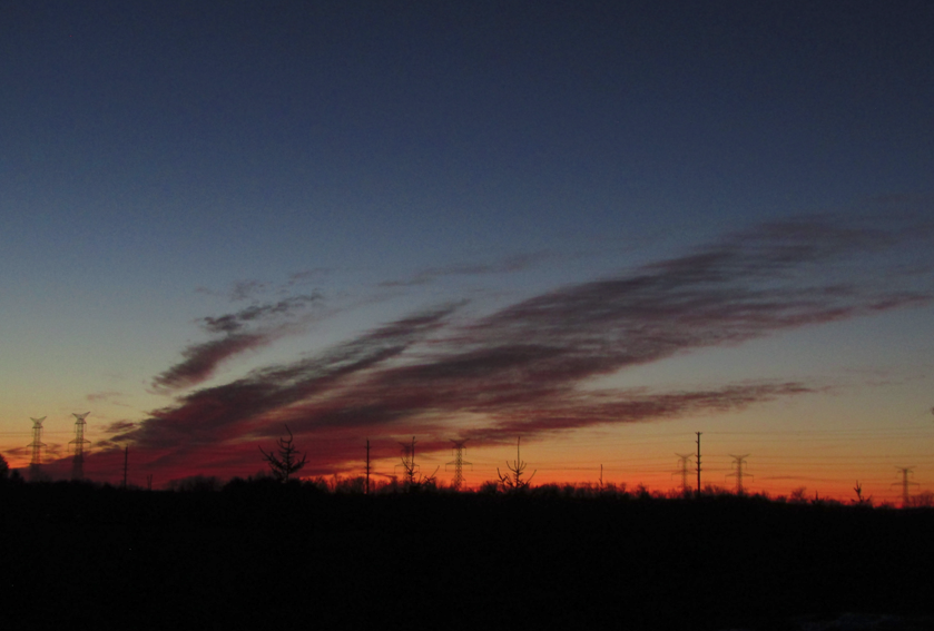 ScottReaBrooks1's tweet photo. Another beautiful #sunset tonight, as seen near #ActonON. Just look at those deep-rich colours! @_HaltonHills https://t.co/q4iOOTBdao