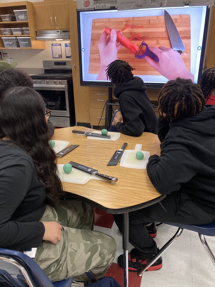 Miss Hicks tweet media