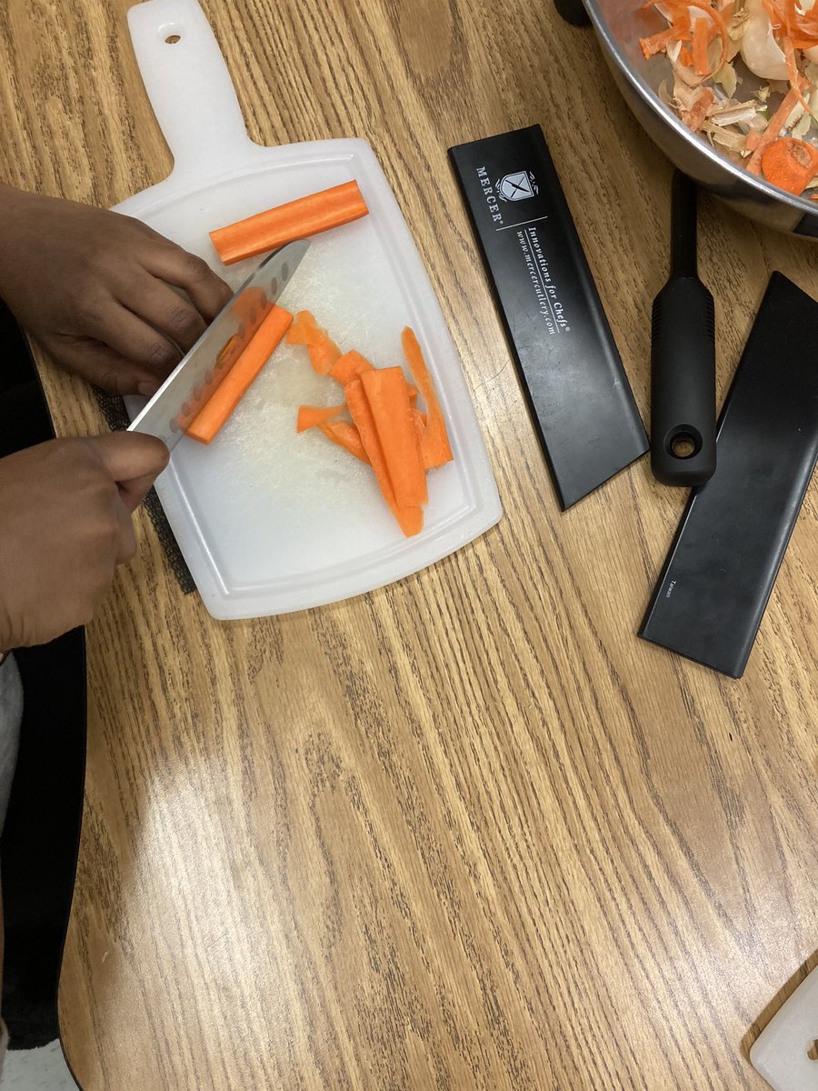 Miss Hicks tweet media