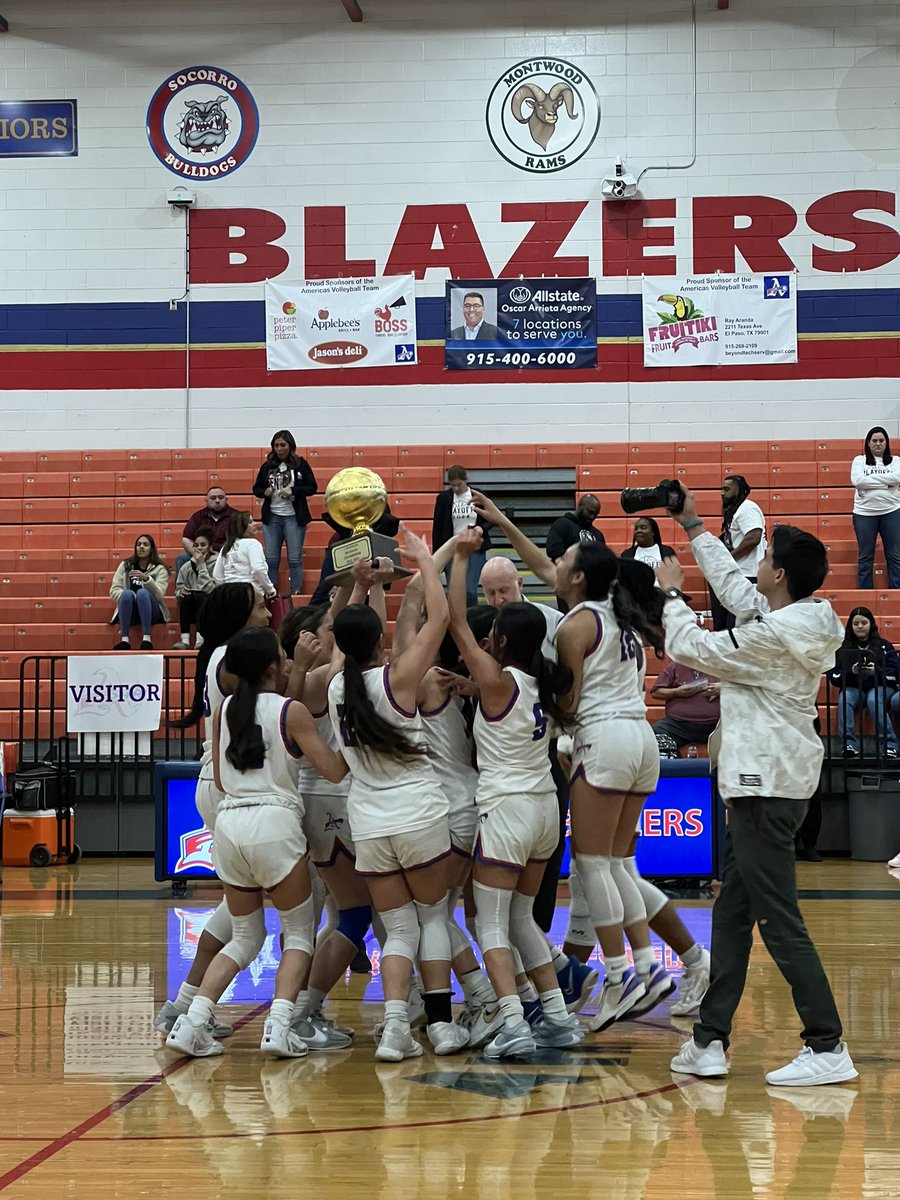 EOrtiz_AHS's tweet photo. CONGRATULATIONS LADIES💙🏀❤️ #BlazerNation is proud of you! #TeamSISD https://t.co/GhKRK3TyBC