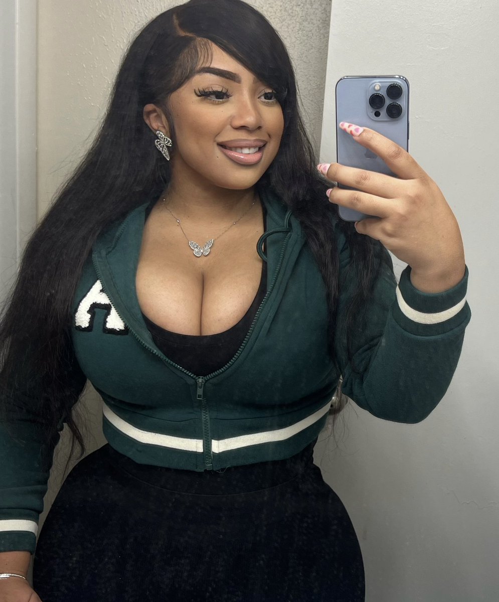 💘Halle Rae 💘 tweet media