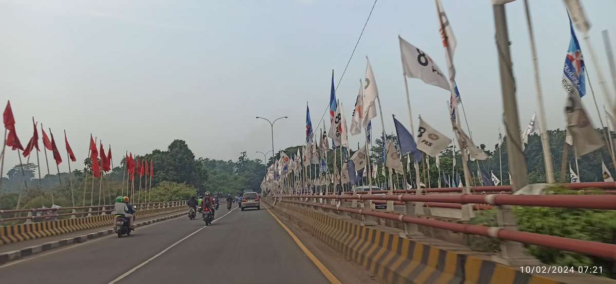 archerabal2's tweet photo. @txtdaribogor Mantab kang, terimakasih banyak, semangat terus!!
weekend kemarin lewat situ, bikin sepet mata, mual2 liatnya. https://t.co/stzIo8mwbY