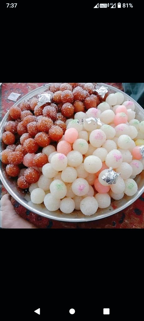 🖐🏽السلام علیکم کسی نے رس گلے کھانے ہیں  🤗۔  ان باکس کرو ان باکس میں بھیج دوں گا 😜