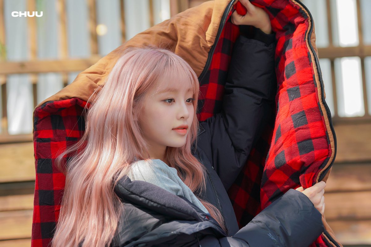 EveryTKorea's tweet photo. This Tuesday, February 13 ATRP announced that Chuu will release her first special digital single album “Chocolate.”
Read more:
https://t.co/pTDkzQ8g28
#CHUU #츄 #Chocolate #초콜릿 #Chuucolate https://t.co/X7hKg47CGb