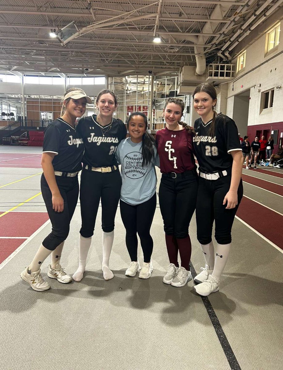DelaneyWyble's tweet photo. Had an amazing time at the @CentralSB1 camp. Thank you coach Alicia O’Brien, @waresgsbcentral, and the players for a great time. Took away new drills and learned more about the mental health, and different ways to come back from difficult times. https://t.co/vrZIGzCMoI