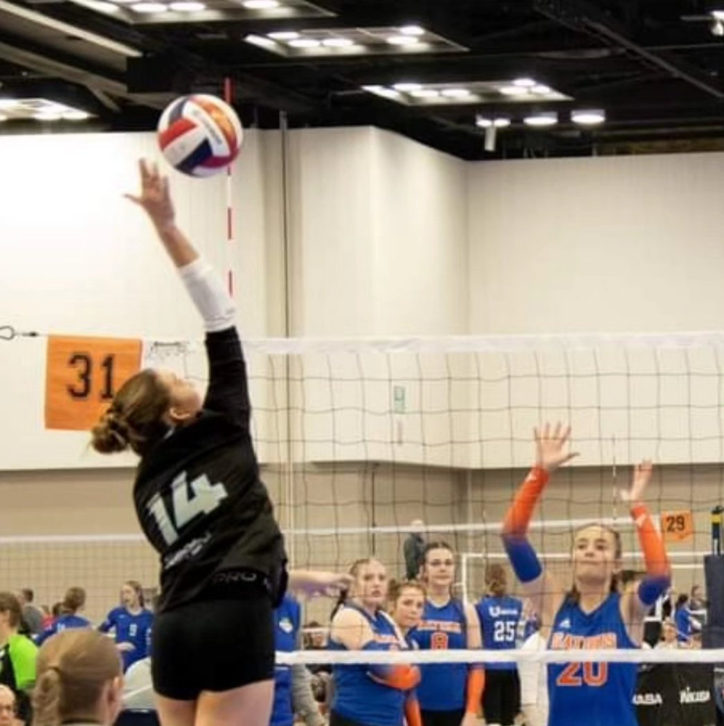 Had the best time with my team  at the Indy #CentralZone Tournament! 

 #KeAlohaVB #clubvolleyball #volleyballgirl #prepdigIN