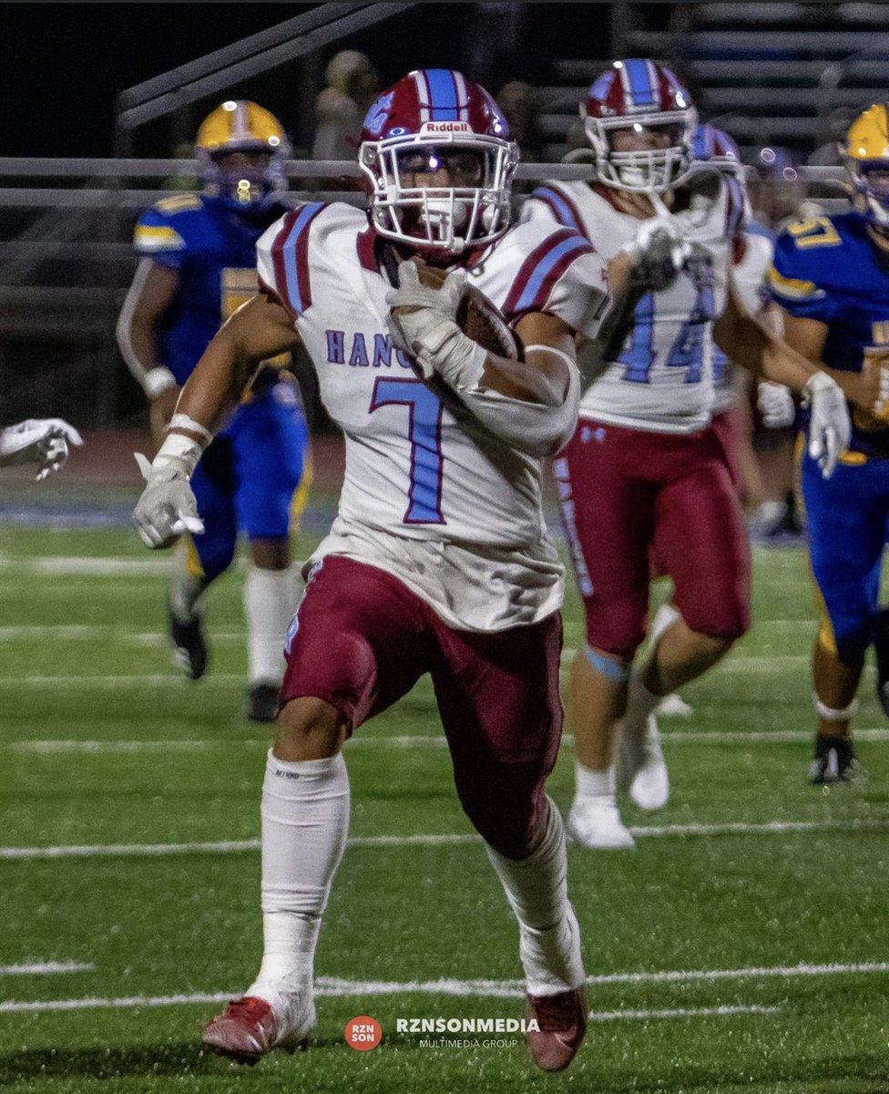mattlarson3127's tweet photo. With the 2025 recruiting class on the clock, one player that should receive lots of attention from the IU staff is RB Caiden Verrett out of Hanover Central. Verrett was NWI Times OPOY and managed to put together an impressive stat line. 
1977 All Purpose Yards | 33 TD | 8.7 YPC. https://t.co/MZ8hQwJSWX