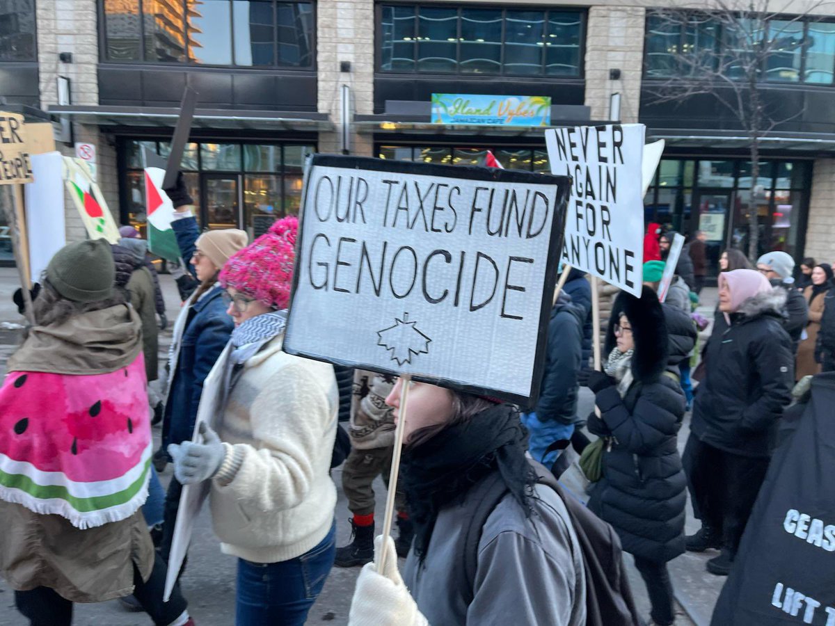 fatimasal82's tweet photo. #YEG says #HandsOffRafah https://t.co/oJ4vEVsE3p