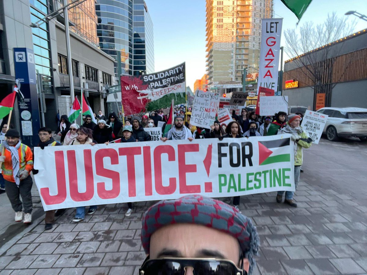 fatimasal82's tweet photo. #YEG says #HandsOffRafah https://t.co/oJ4vEVsE3p