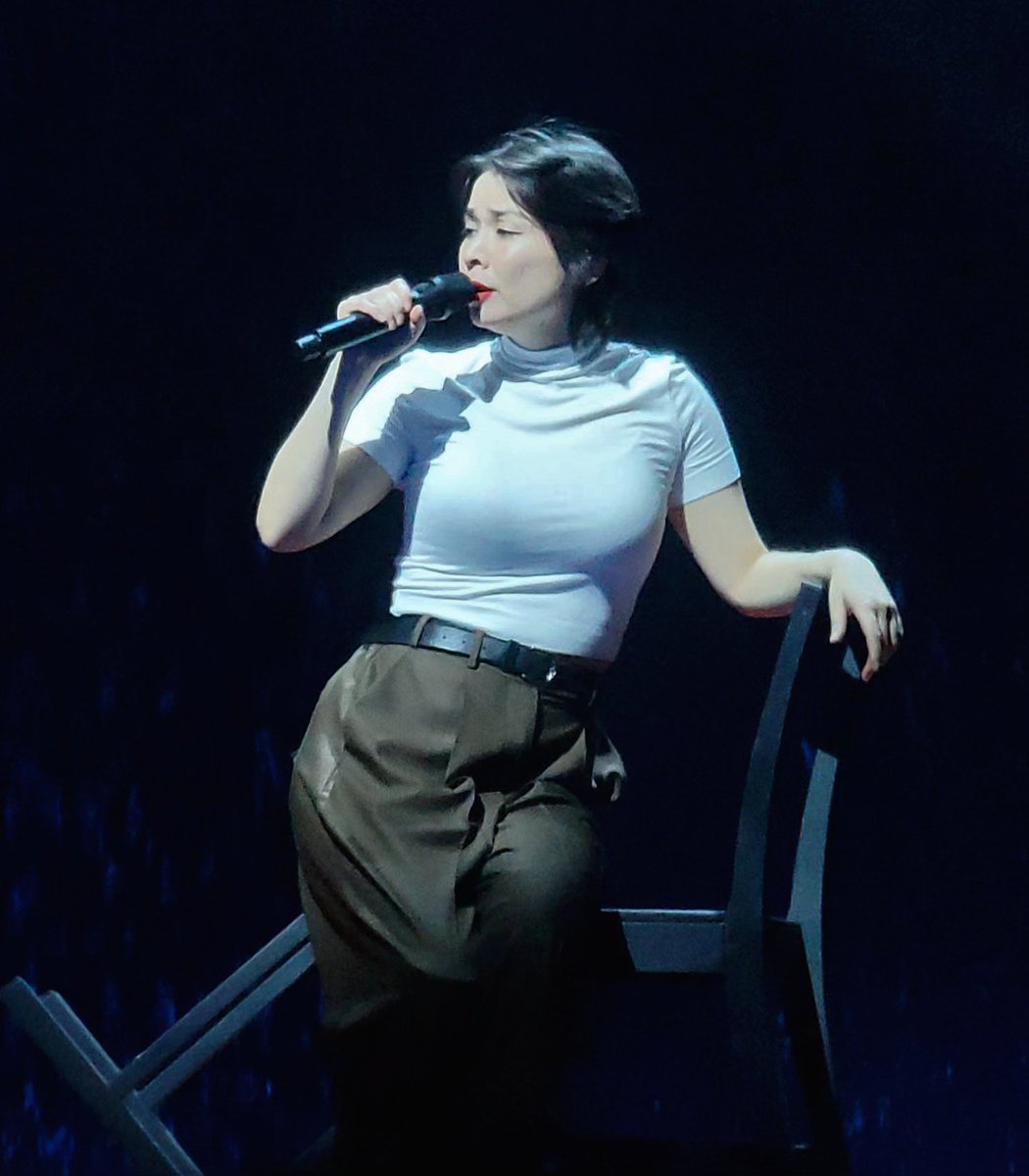 mitskifiIes's tweet photo. Mitski performing in Toronto, night 2. https://t.co/NJYpeWQpmW